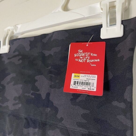 NWT! SPANX camo gray black seamless leggings size medium high waist - Picture 3 of 5